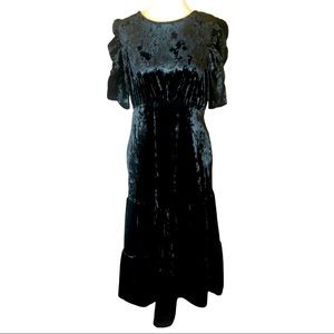 Tiered velvet dress with puff sleeves